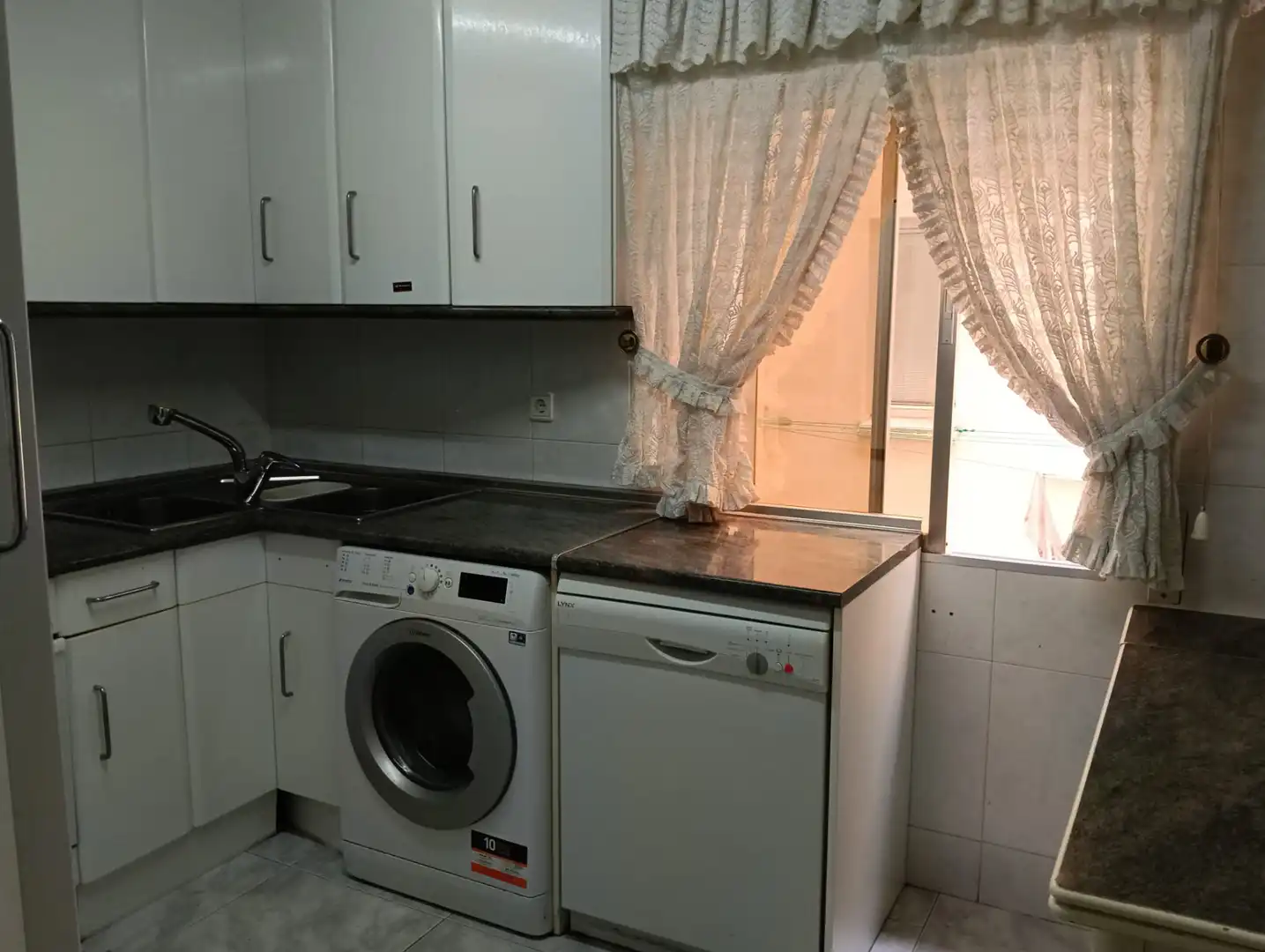 Appartamento con terrazza in vendita a Oeste