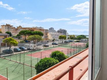 Apartament amb piscina en venda a Calle DEL CAP DE PONENT 11 1 04 11