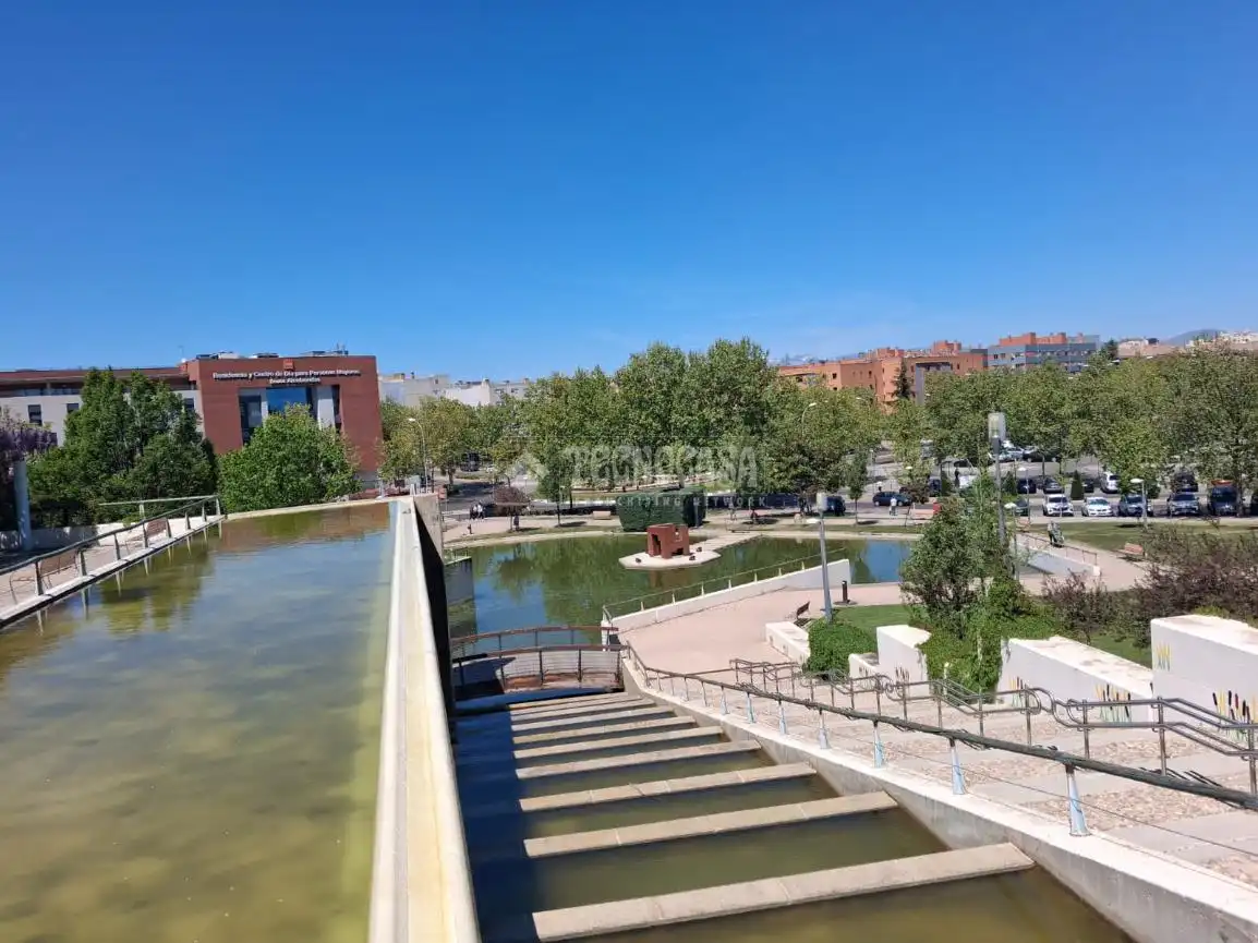 Vista exterior de Local en venta en Alcobendas con Aire acondicionado y Terraza