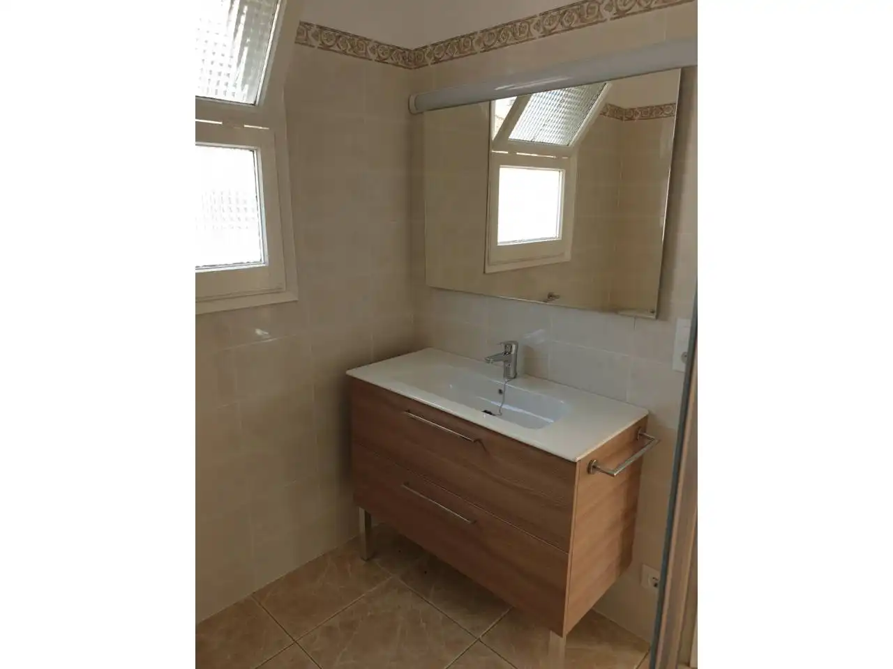 Baño de Edificio en venta en Girona