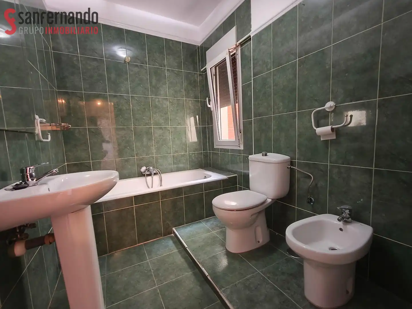 Badezimmer von Wohnung zum Verkauf in Torrelavega  mit Heizung und Balkon