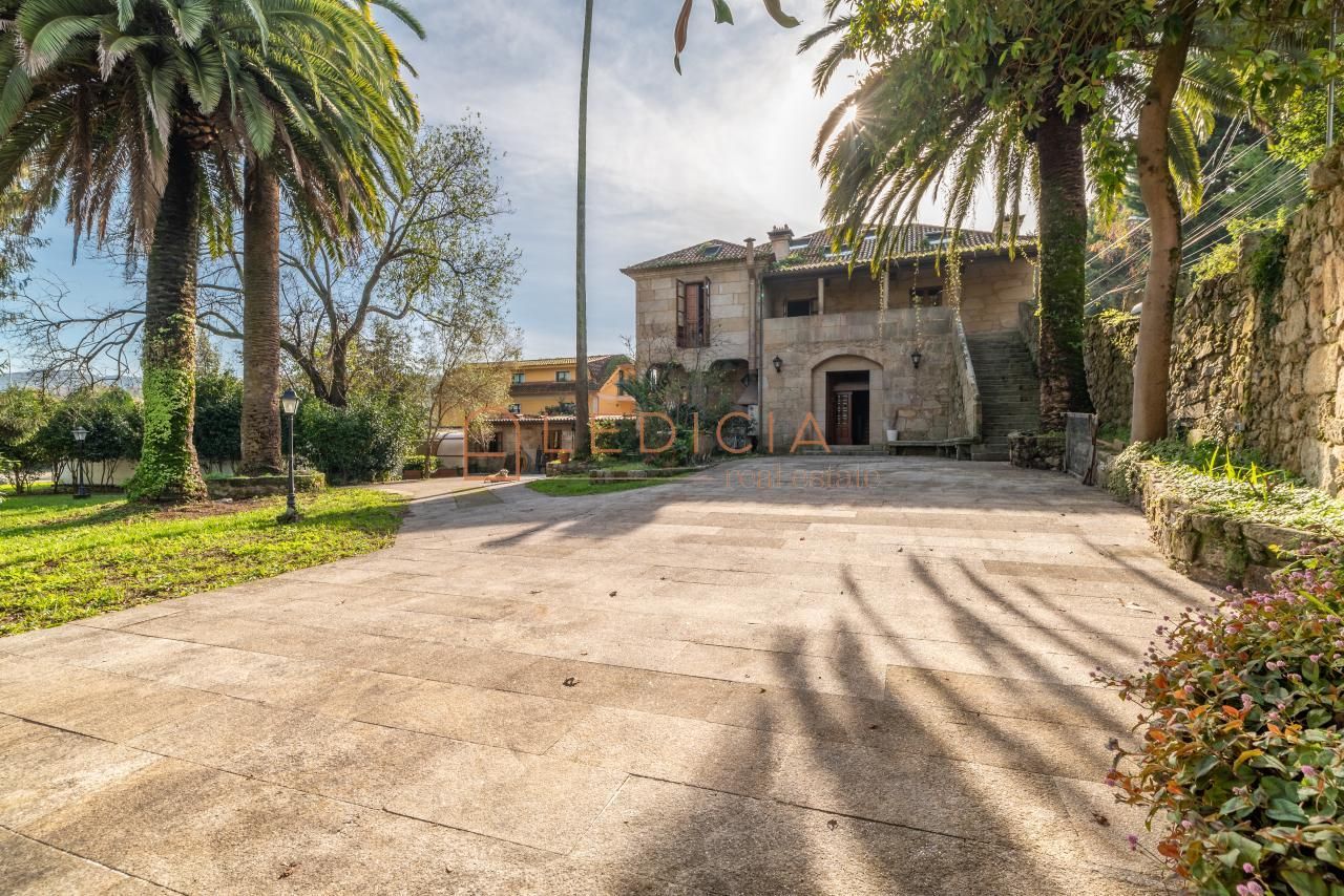 Exterior view of Country house for sale in Pontevedra Capital   with Heating, Private garden and Terrace