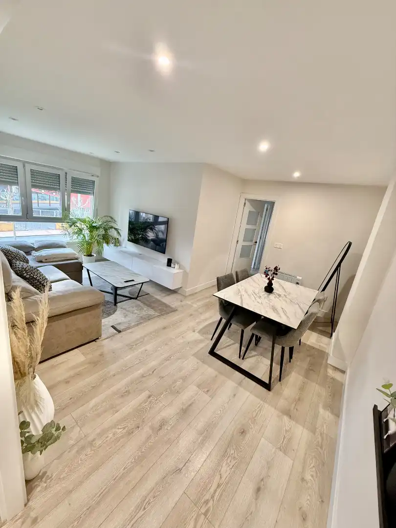 Comedor de Piso en venta en Barakaldo  con Balcón