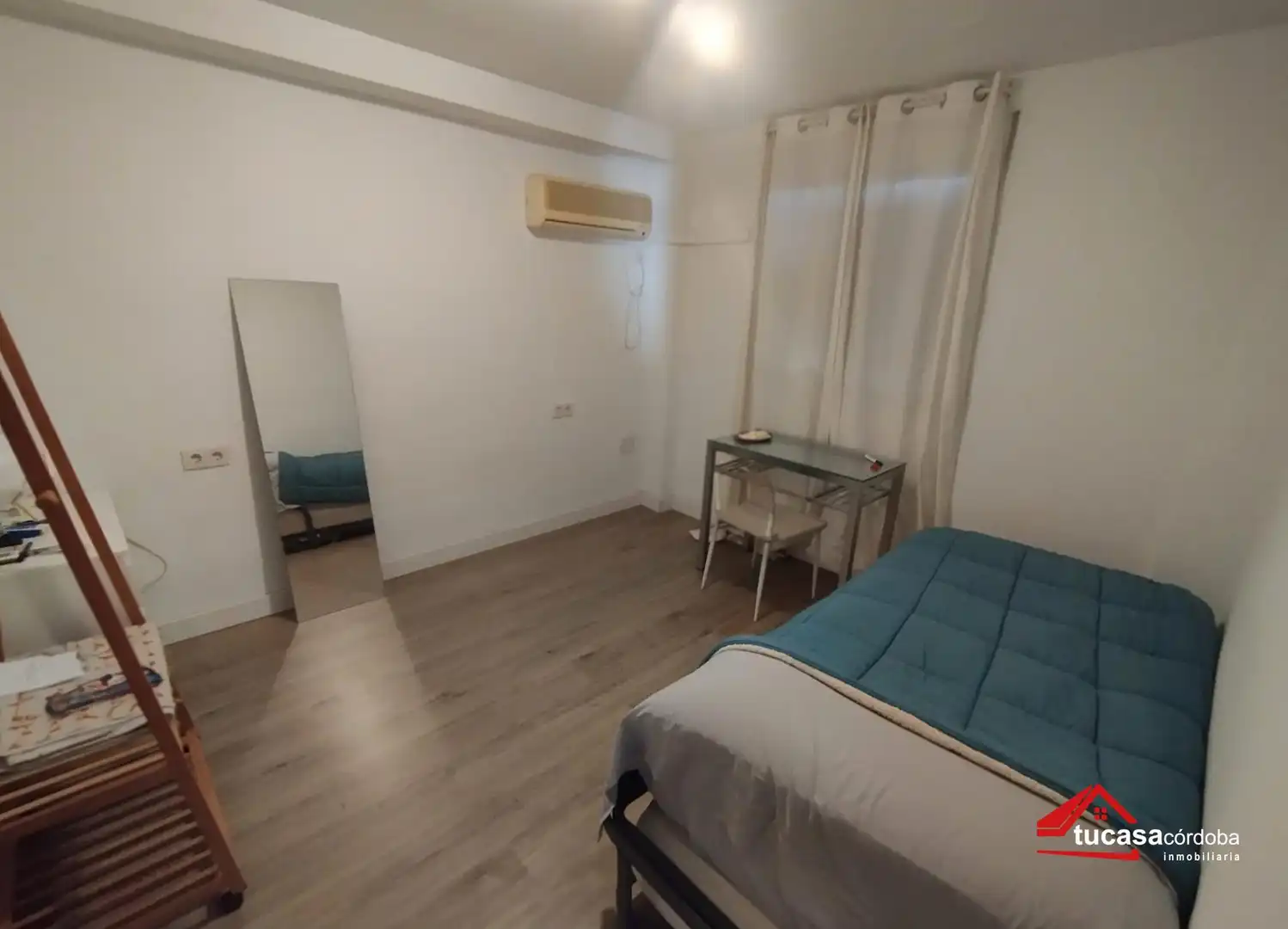Dormitori de Pis en venda en Córdoba amb Aire condicionat, Parquet i Moblat