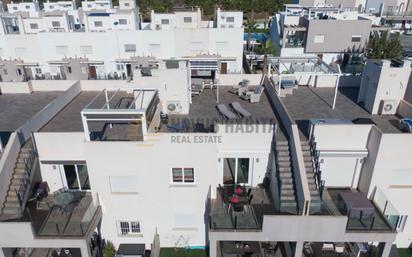 Vista exterior de Casa o xalet en venda en Torrevieja amb Aire condicionat i Terrassa