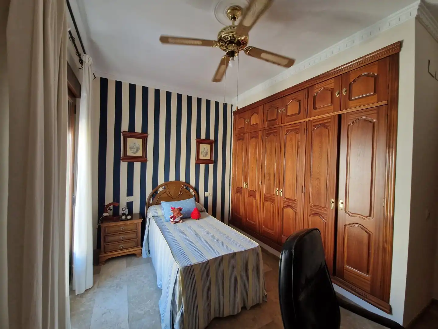Dormitori de Casa o xalet en venda en Lora del Río amb Aire condicionat, Calefacció i Terrassa