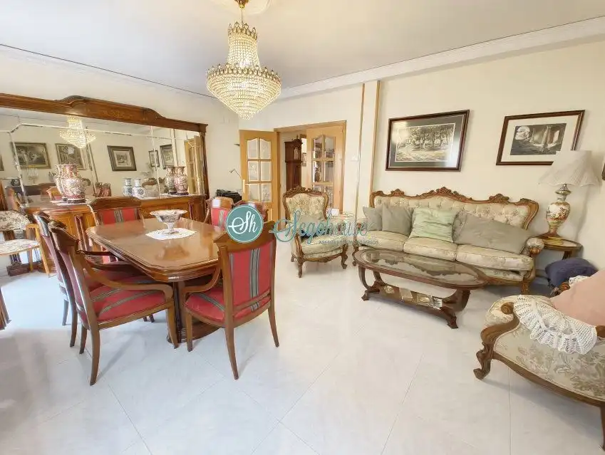 Comedor de Piso en venta en Segovia con Calefacción, Trastero y Balcón