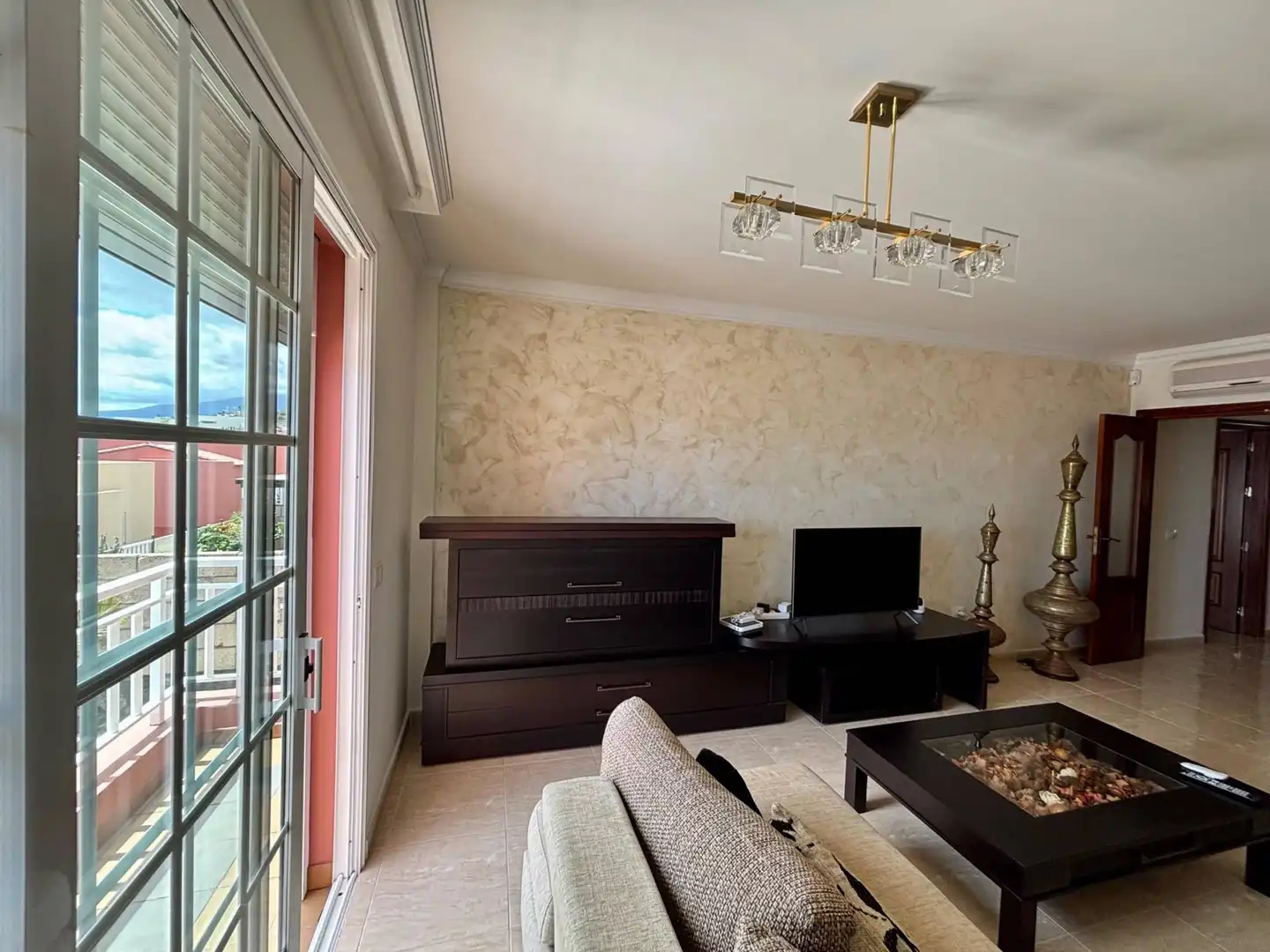 Sala de estar de Casa adosada en venta en Candelaria con Aire acondicionado, Terraza y Piscina