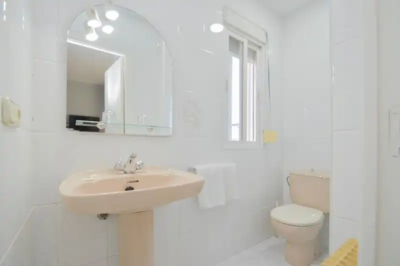Edificio en venta en Avenida Palos de la Frontera, 3, Santa Fe