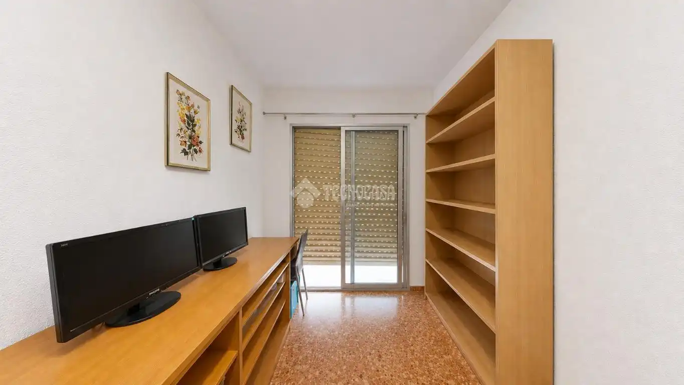 Dormitori de Pis en venda en Valencia amb Aire condicionat i Balcó