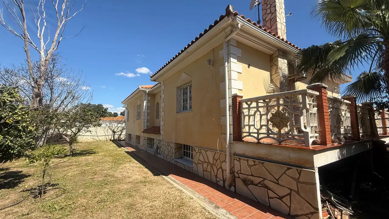 Vista exterior de Casa o chalet en venta en Málaga con Aire acondicionado, Calefacción y Jardín privado