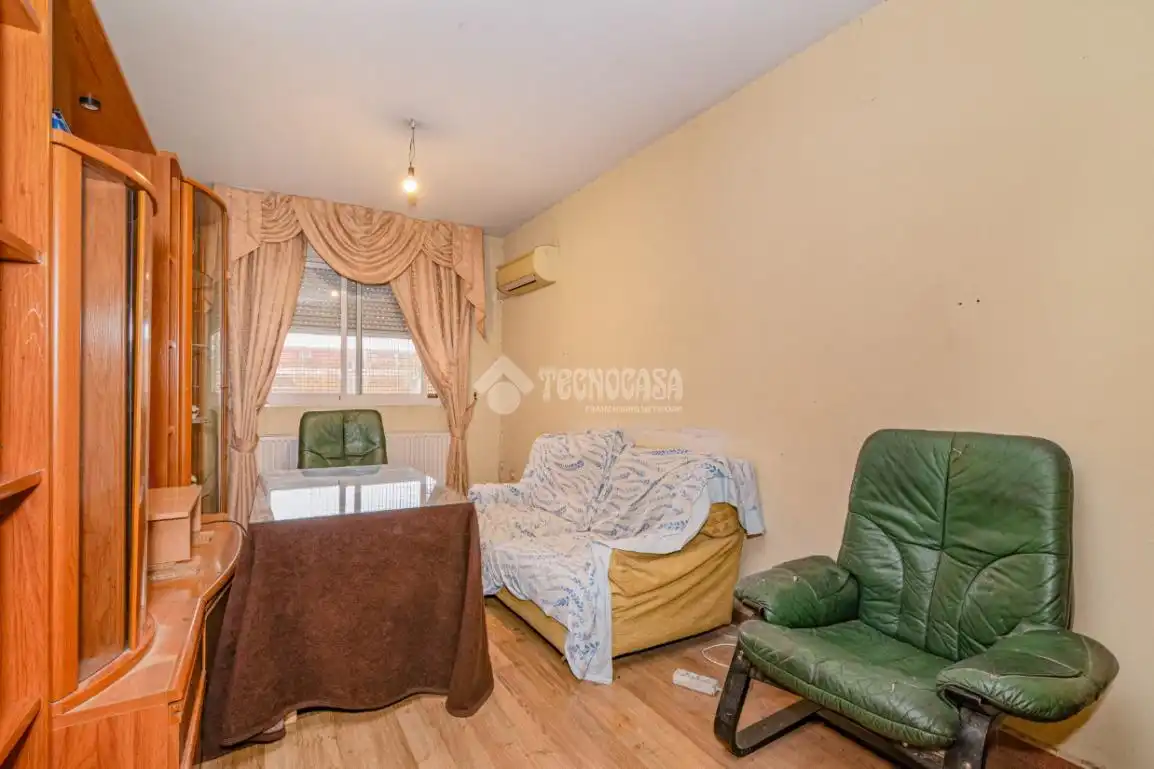 Habitación de Piso en venta en Granada con Calefacción