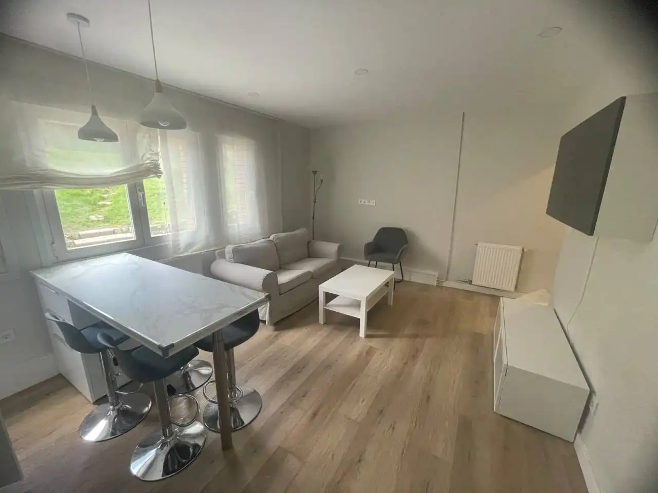 Sala de estar de Piso de alquiler en Burgos con Calefacción, Parquet y Amueblado
