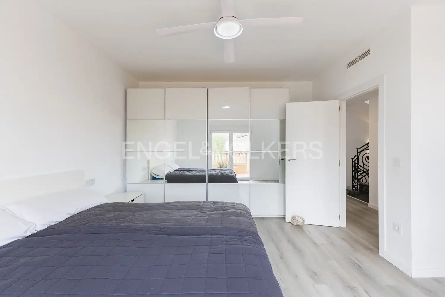 Bedroom of Houses for sale in L'Eliana  with Air Conditioner, Heating and Private garden