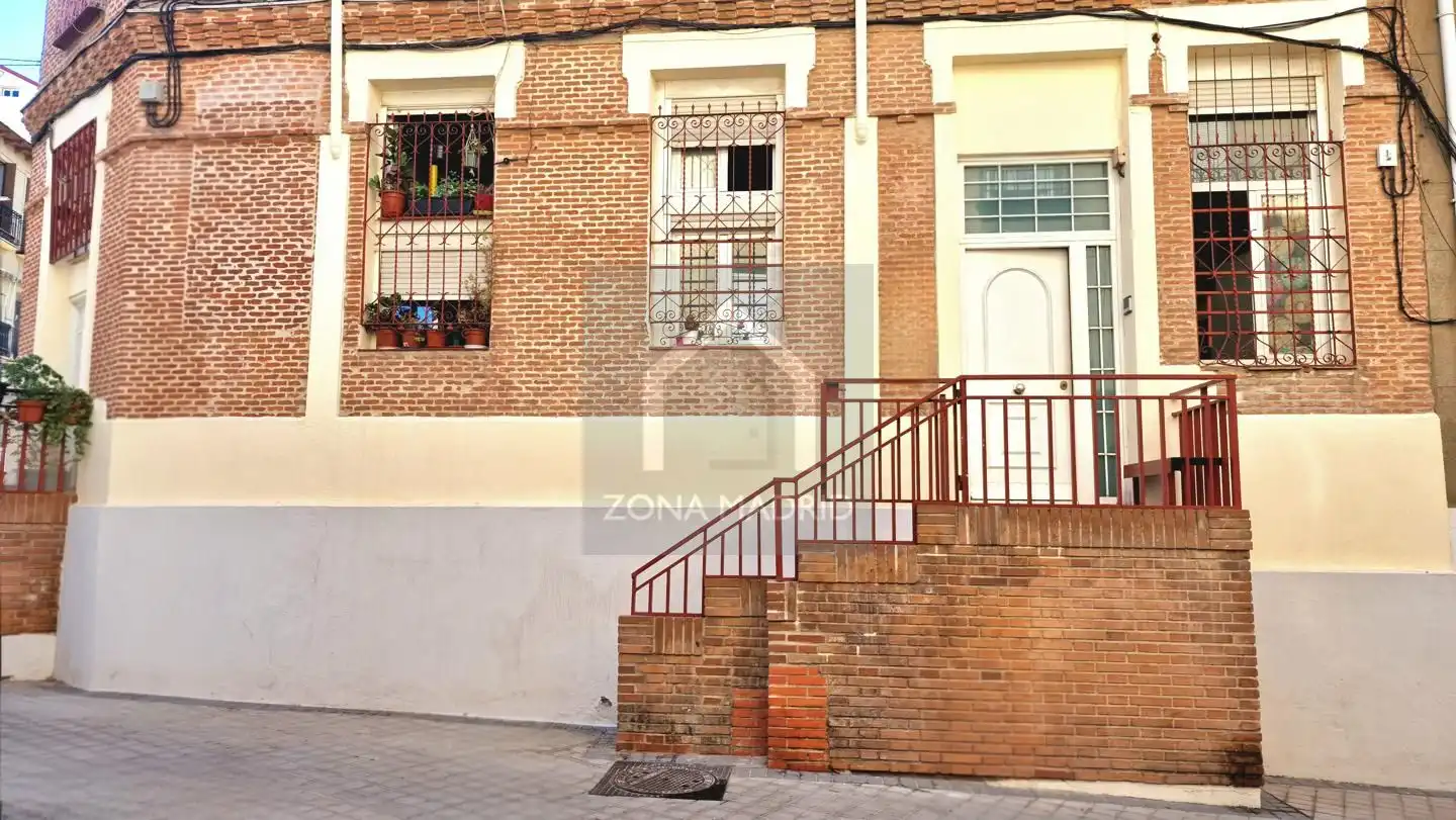 Vista exterior de Piso en venta en Madrid con Aire acondicionado, Terraza y Amueblado