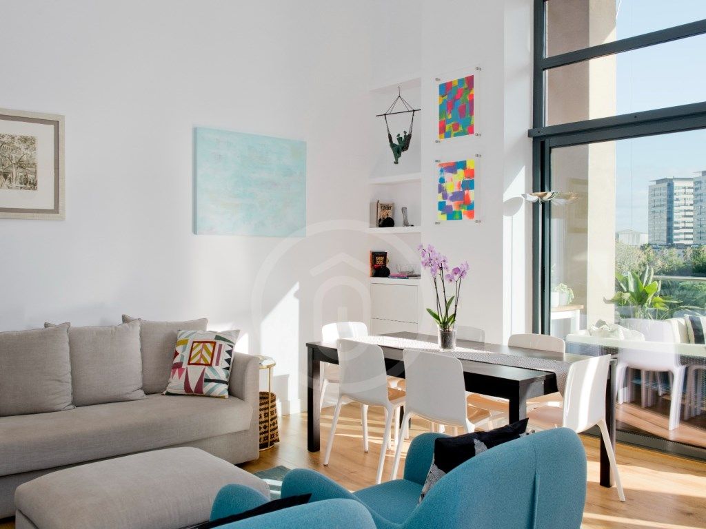 Sala de estar de Ático en venta en  Barcelona Capital con Aire acondicionado, Calefacción y Jardín privado