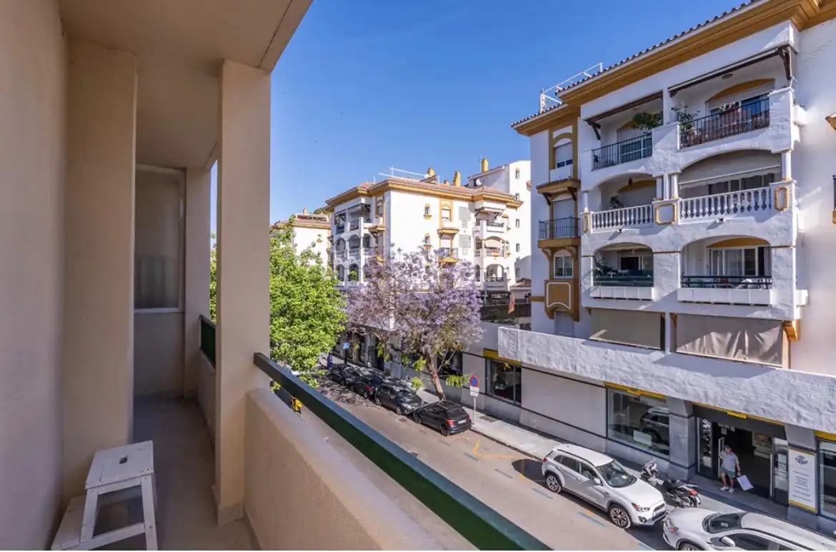Vista exterior de Piso en venta en Marbella con Aire acondicionado, Terraza y Amueblado