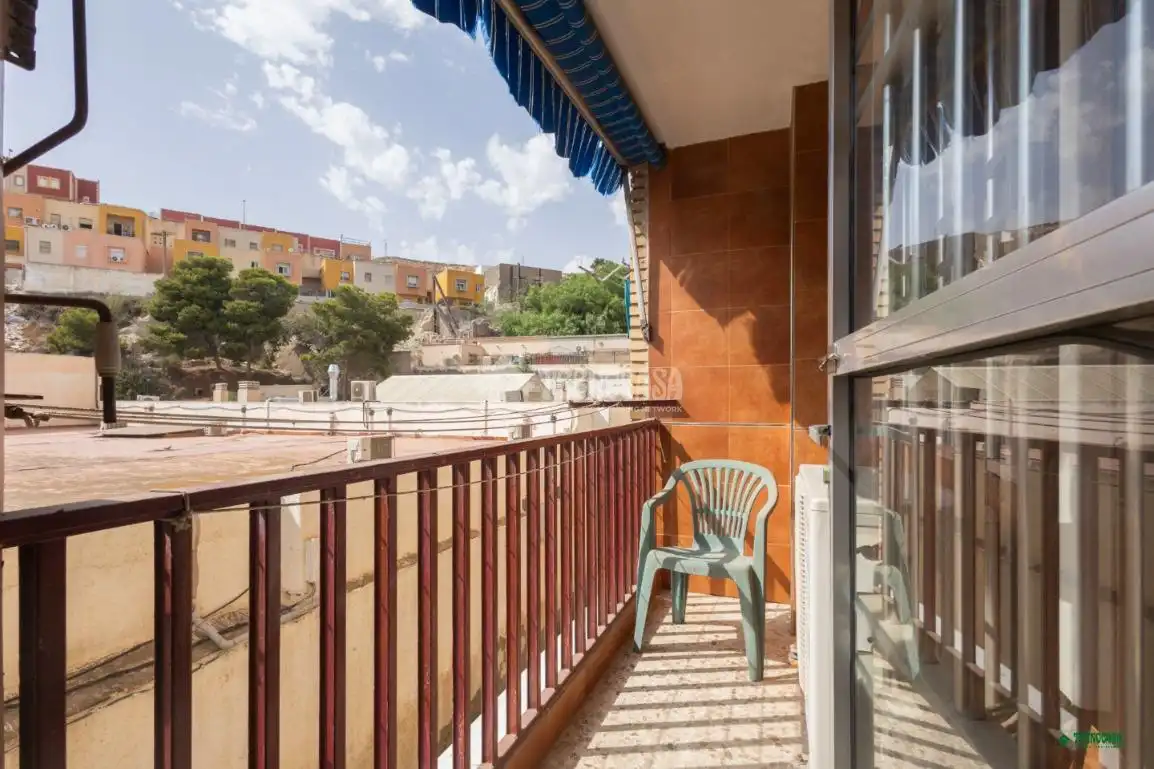 Terrassa de Pis en venda en Almería amb Calefacció i Balcó