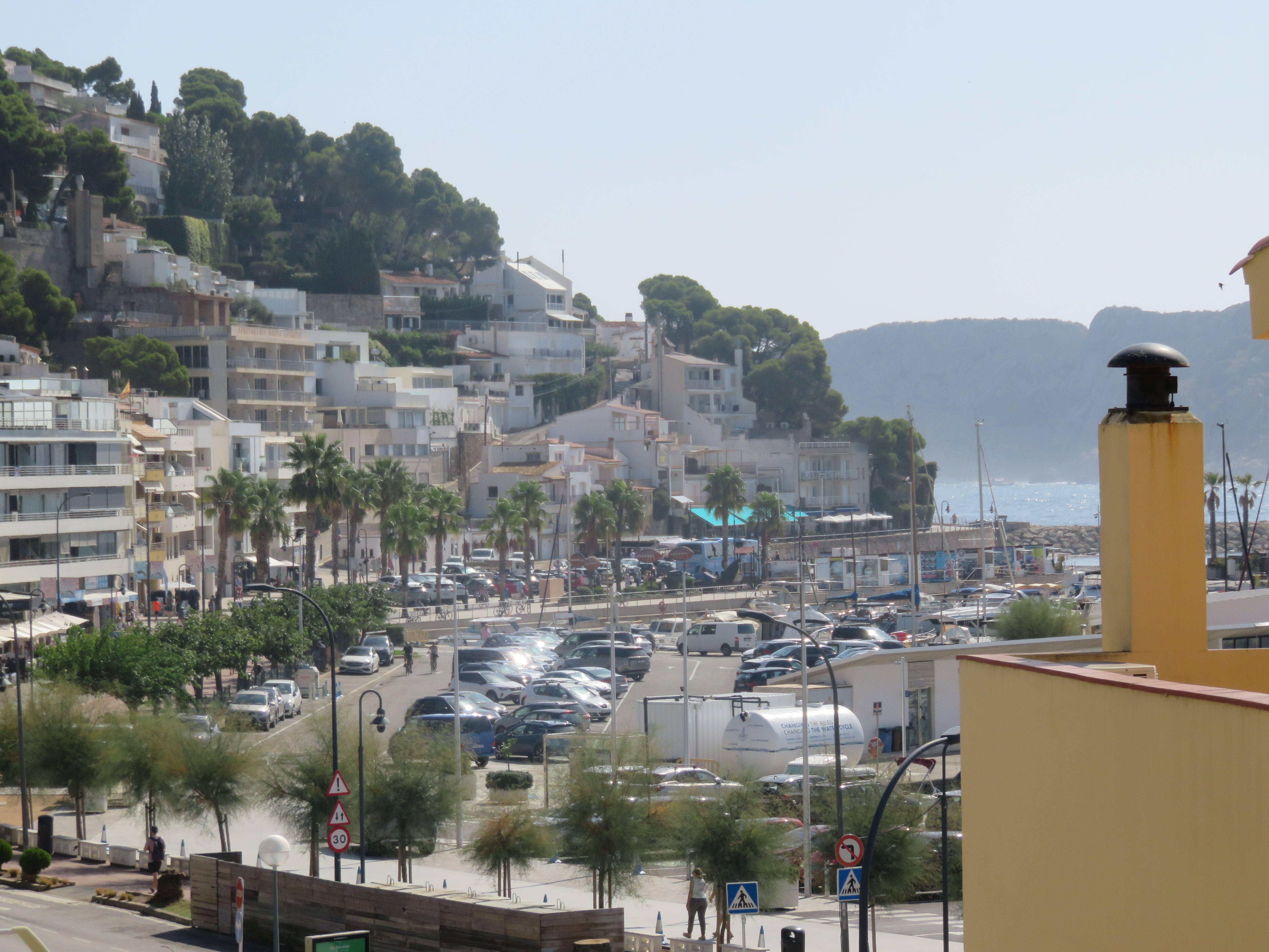 Vista exterior de Apartament en venda en L'Estartit amb Terrassa i Moblat