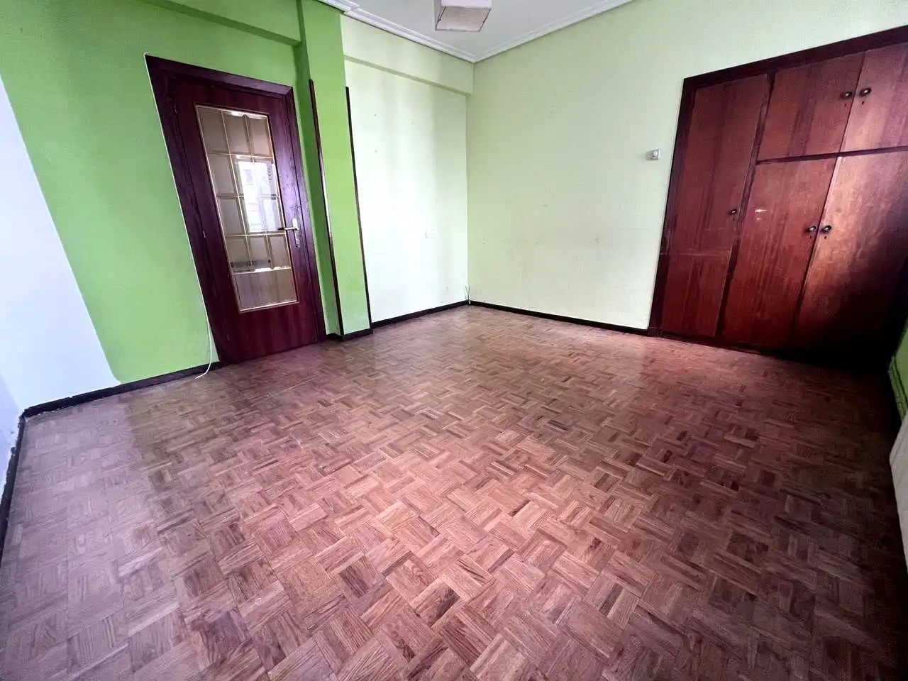 Habitación de Piso en venta en Vitoria - Gasteiz con Calefacción y Trastero