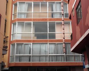 Vista exterior de Edifici en venda en Telde amb Alarma