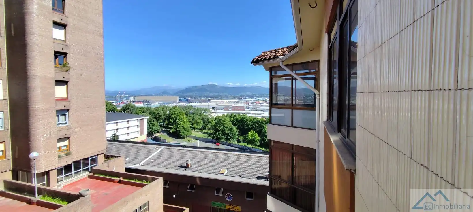 Vista exterior de Piso en venta en Santander con Calefacción y Parquet