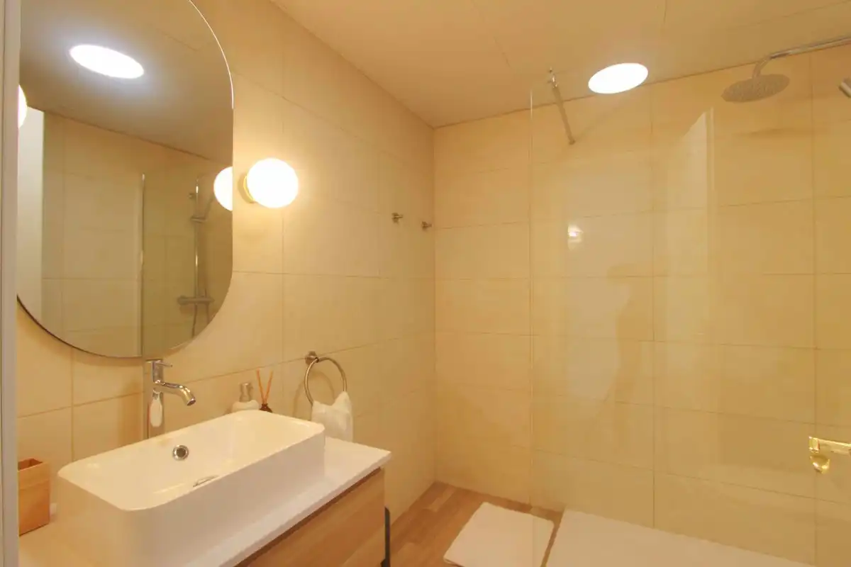 Bany de Apartament en venda en Marbella amb Aire condicionat, Moblat i Balcó