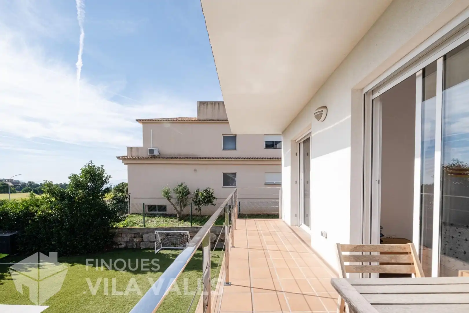 Vista exterior de Casa o xalet en venda en Bigues i Riells del Fai amb Aire condicionat, Jardí privat i Parquet