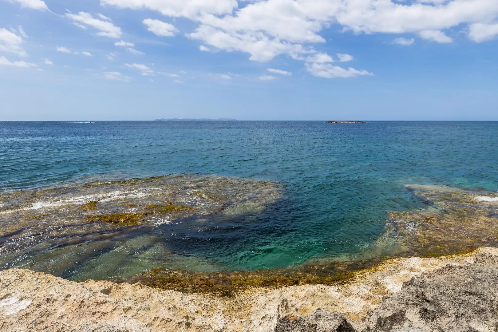 Vista exterior de Casa o chalet en venta en Ses Salines con Terraza y Piscina