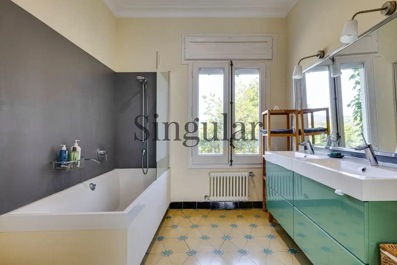 Bany de Casa o xalet en venda en Sant Cugat del Vallès amb Calefacció, Jardí privat i Traster