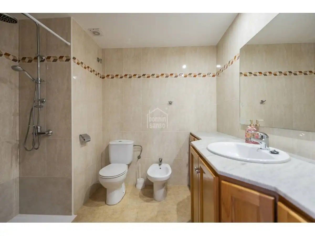 Baño de Apartamento en venta en Es Castell con Terraza