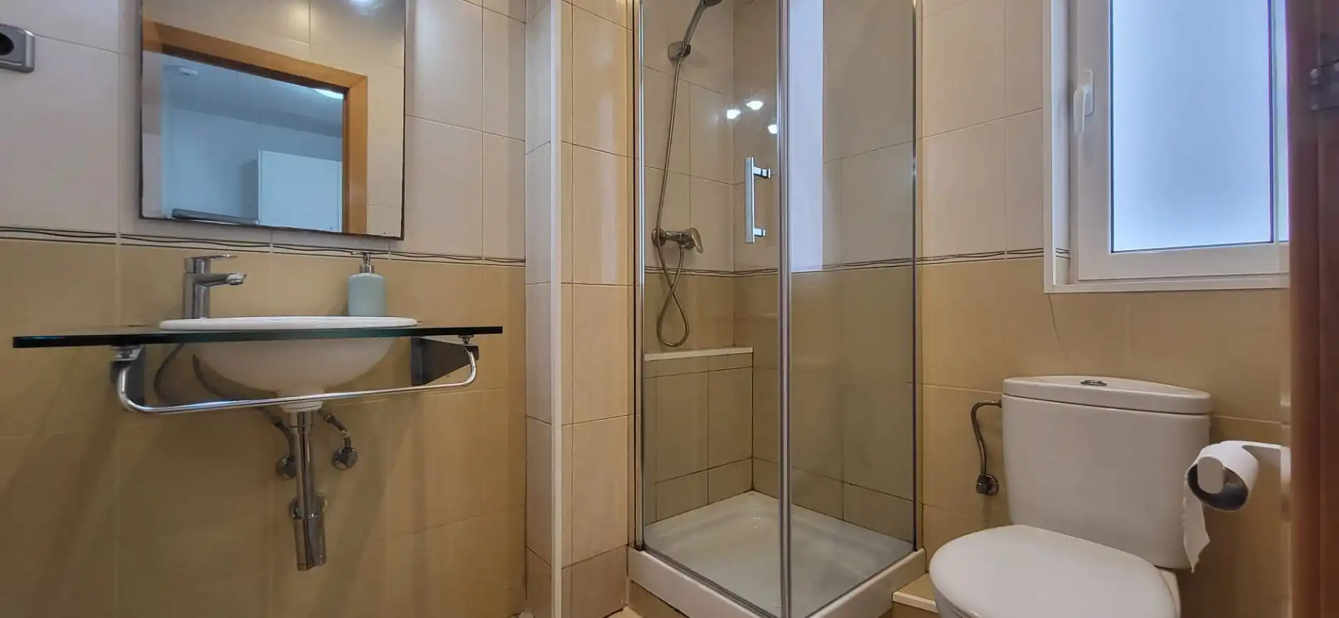 Baño de Piso en venta en Barcelona con Aire acondicionado