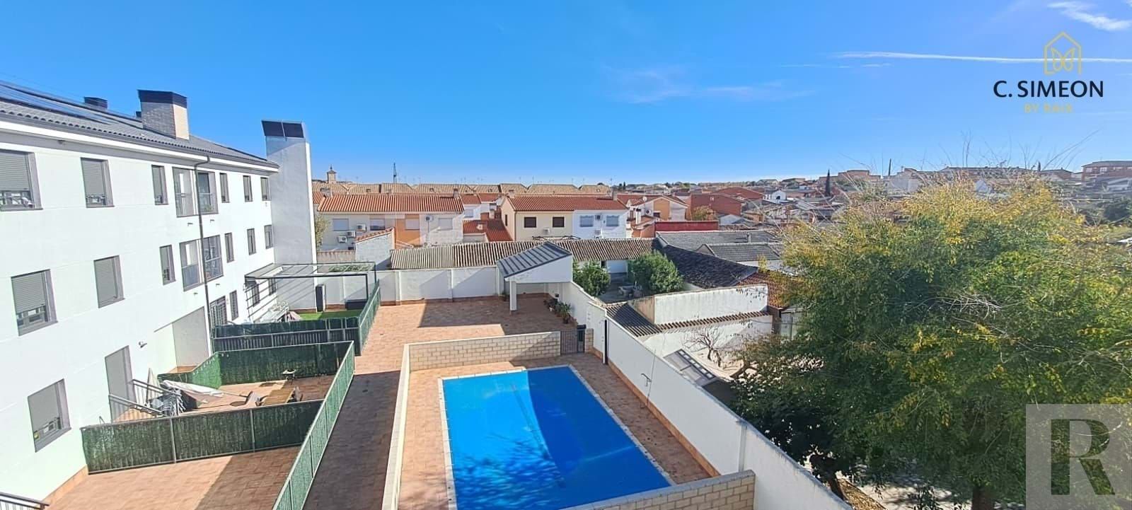 Vista exterior de Pis en venda en Santo Domingo-Caudilla amb Calefacció, Terrassa i Traster