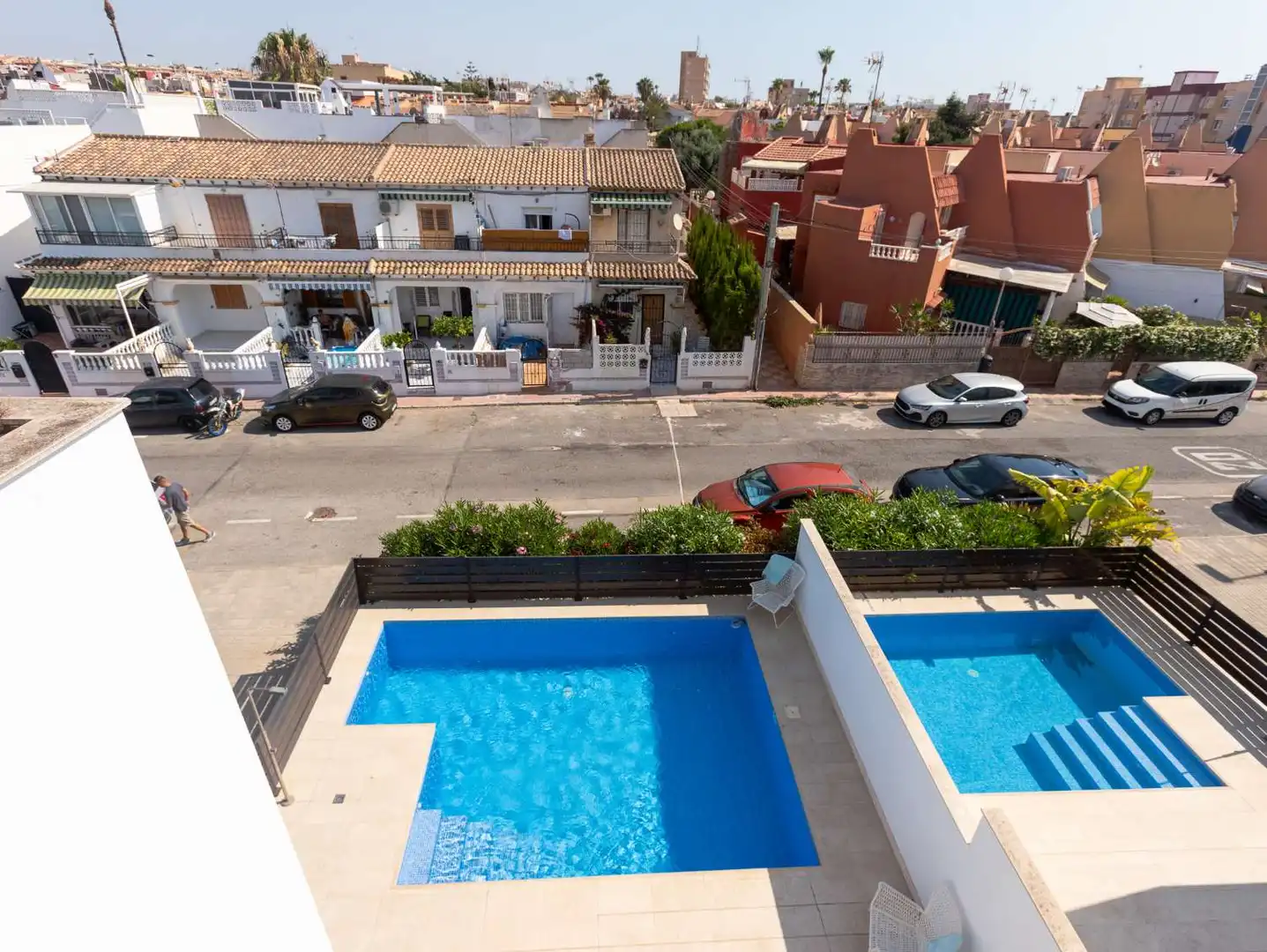 Vista exterior de Casa adosada en venda en Torrevieja amb Aire condicionat, Calefacció i Terrassa
