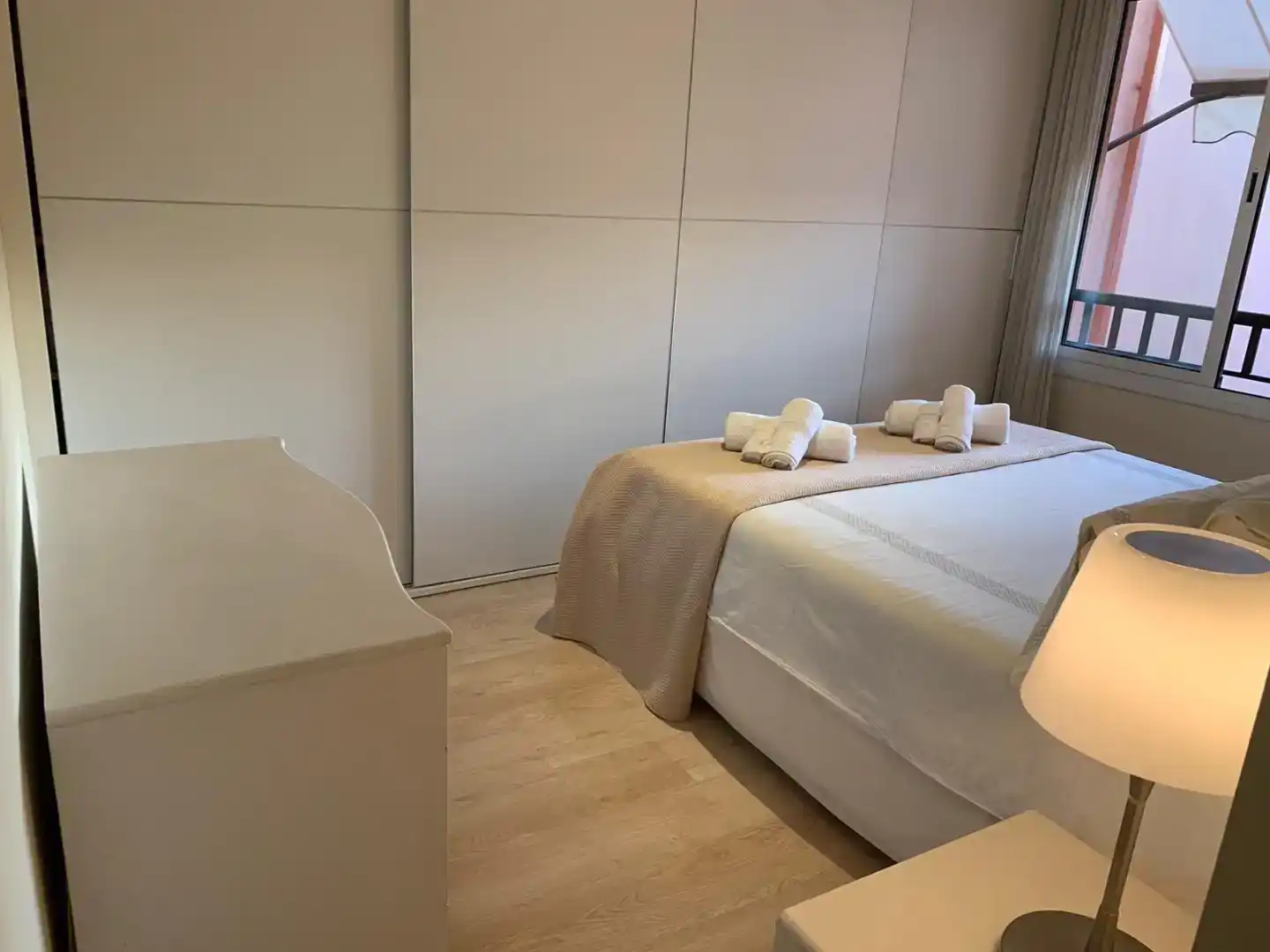 Dormitori de Apartament en venda en Marbella amb Aire condicionat i Piscina