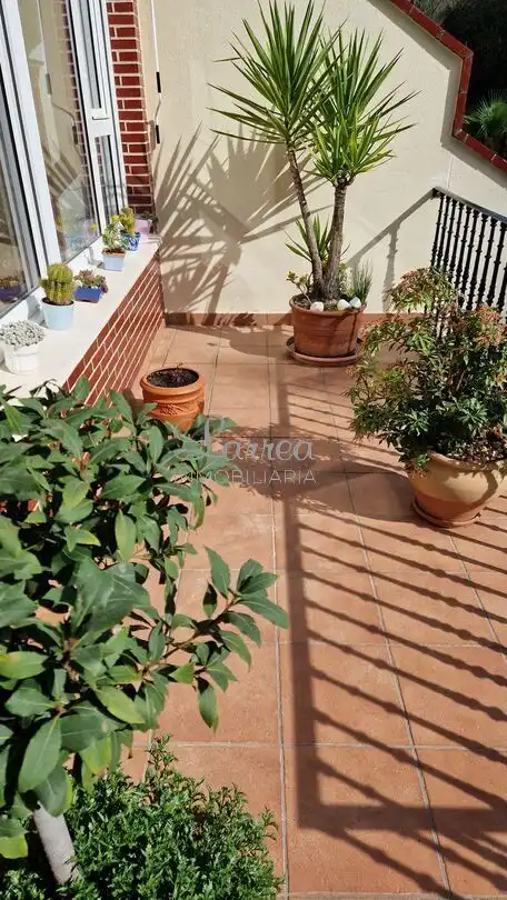 Terrasse von Einfamilien-Reihenhaus zum Verkauf in Igorre mit Heizung, Privatgarten und Terrasse