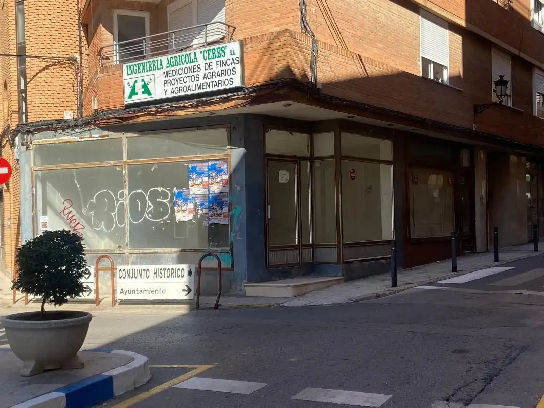Local comercial de lloguer a Doctor Morcillo Rubio
