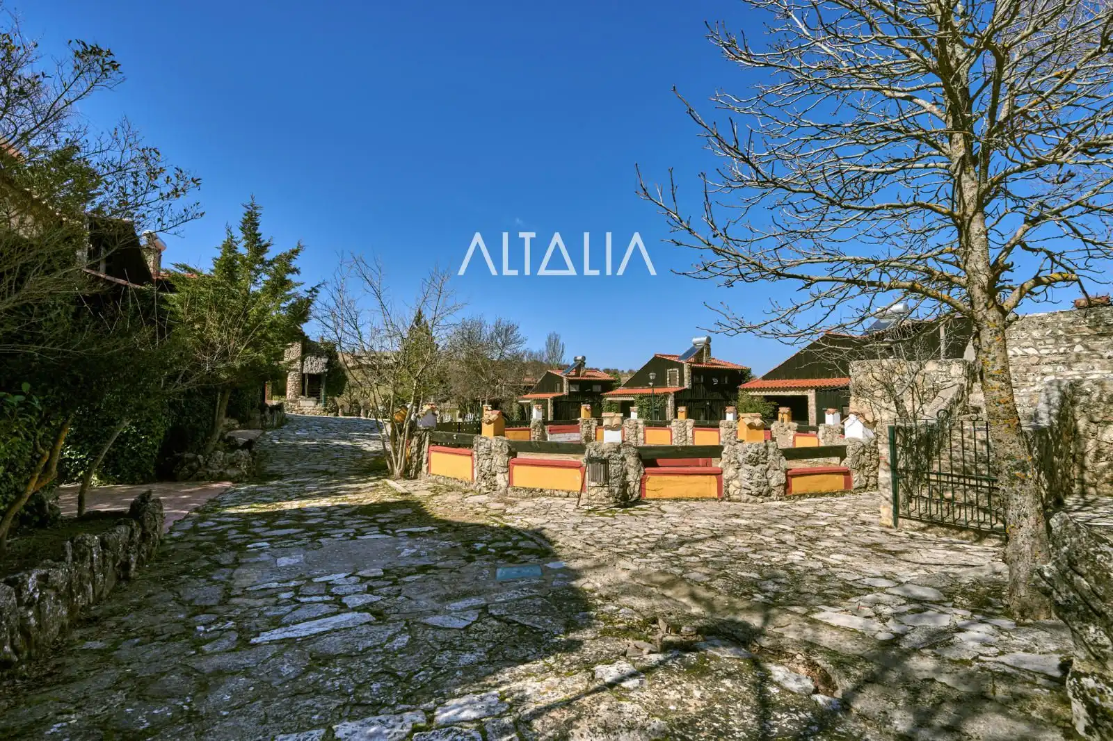 Buildings for sale in Las Majadas  