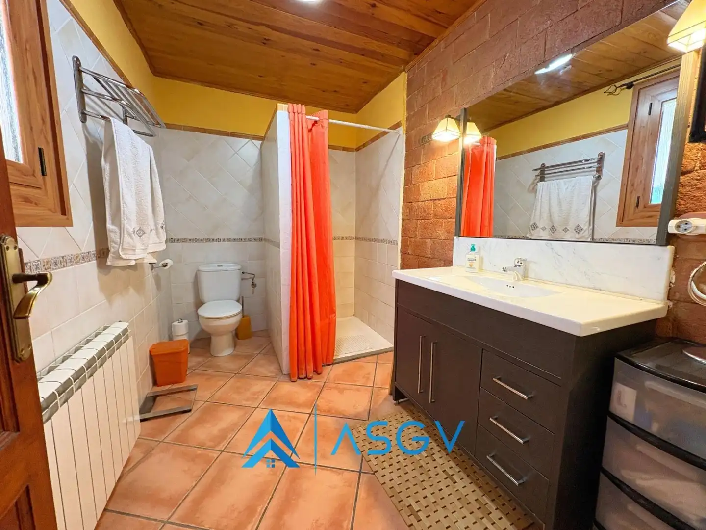 Baño de Casa o chalet en venta en Torrelavit con Calefacción, Terraza y Balcón