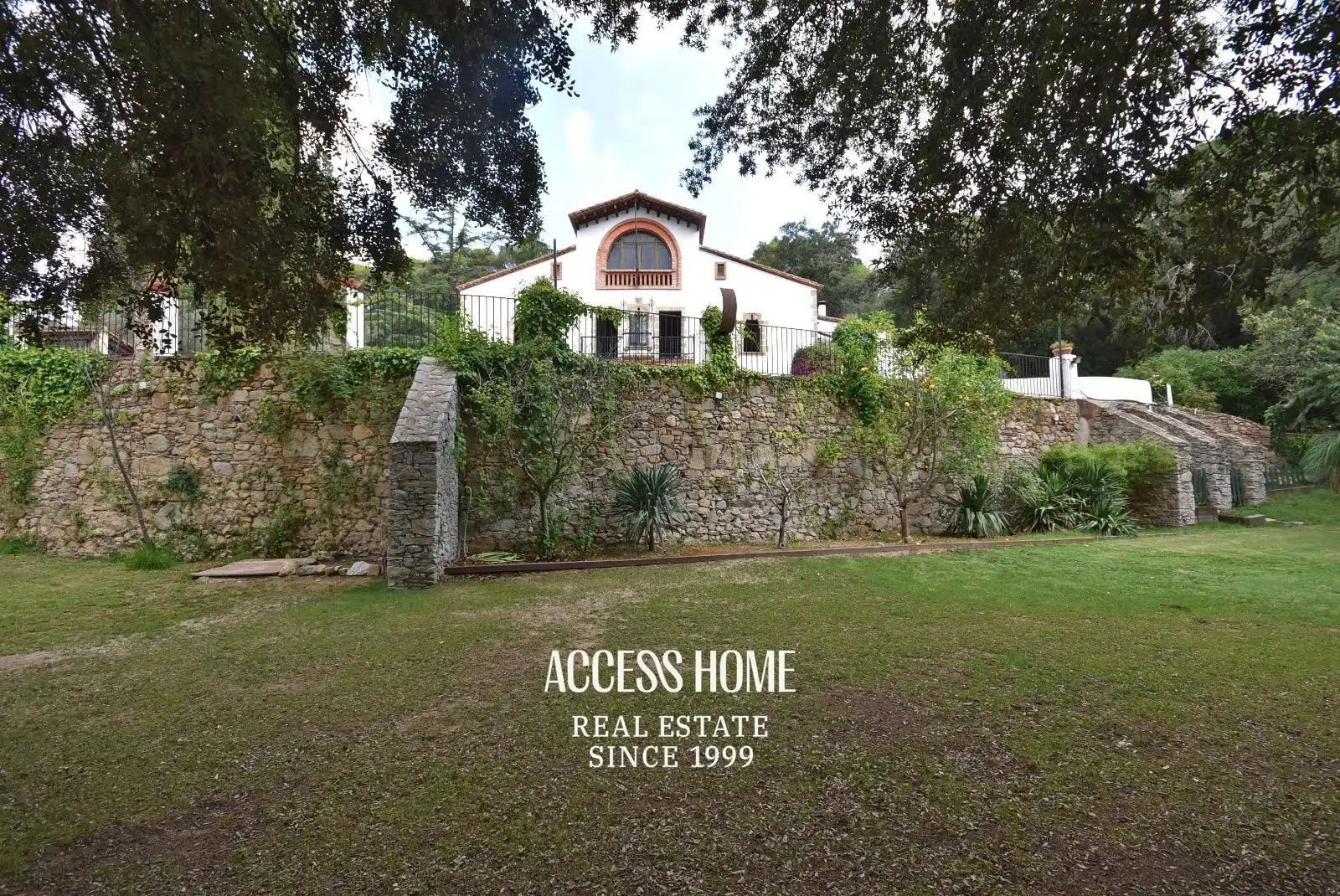 Vista exterior de Finca rústica en venda en Argentona amb Calefacció