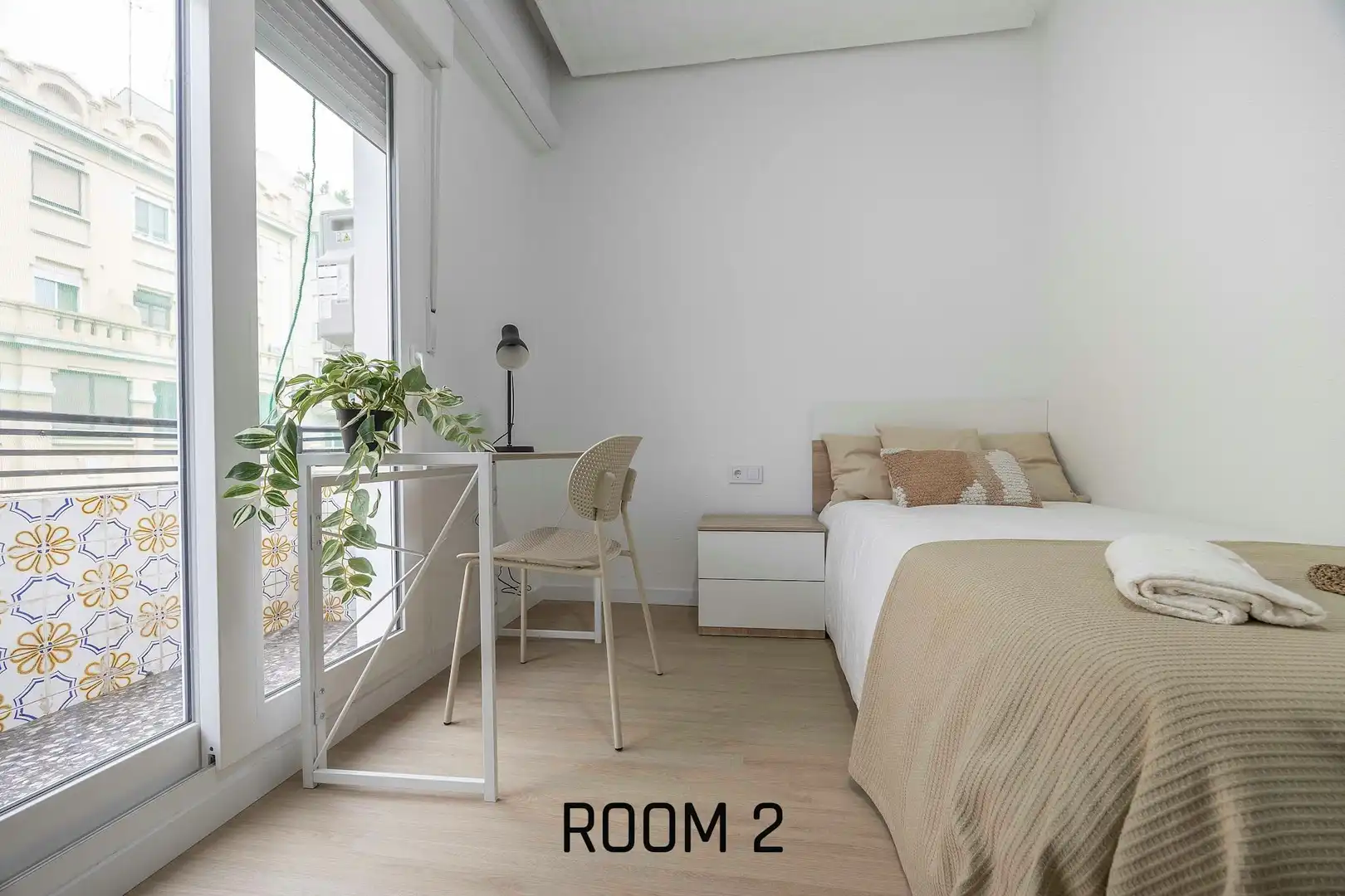 Bedroom of Flat for share in Valencia  with Air Conditioner, Heating and Furnished