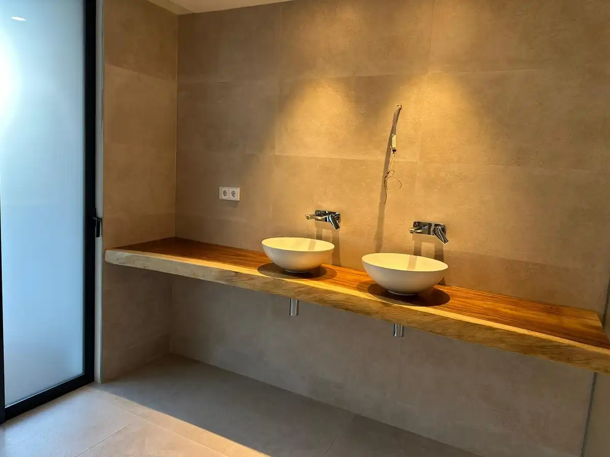 Baño de Apartamento en venta en Madrid con Aire acondicionado y Microondas