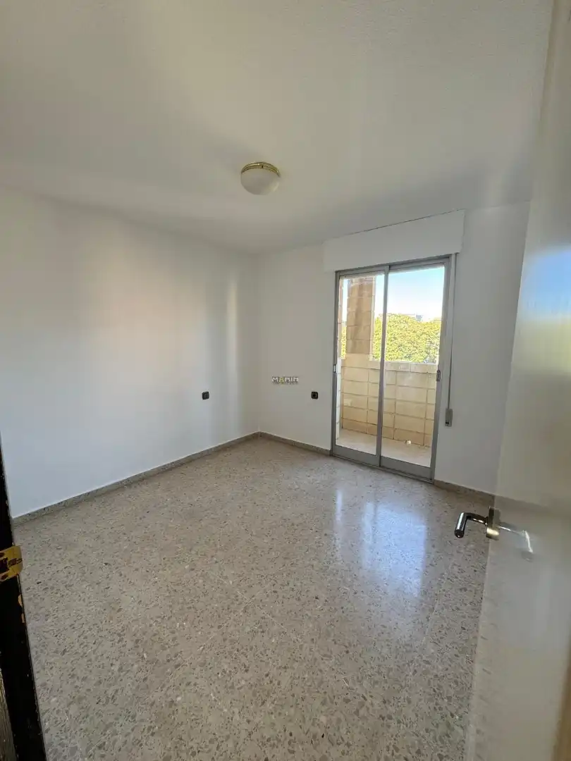 Habitación de Piso en venta en Murcia con Parquet, Trastero y Horno