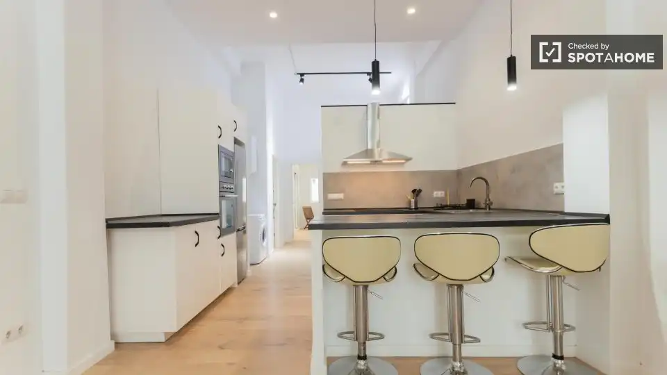 Kitchen of Flat for rent in Valencia  with Air Conditioner, Heating and Furnished