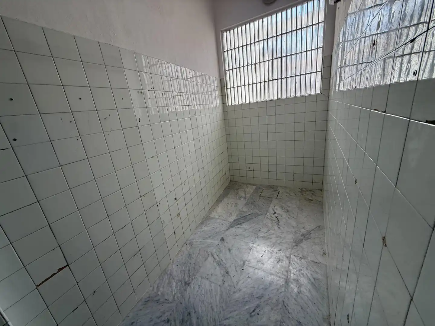 Badezimmer von Gebäude zur Miete in Dos Hermanas