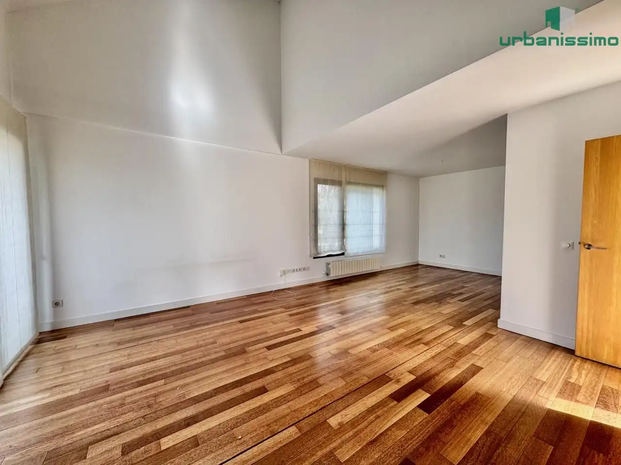 Living room of Detached homes for sale in Madrid  with Air Conditioner, Heating and Private garden
