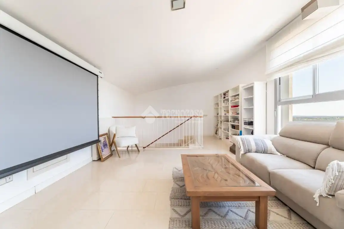 Wohnzimmer von Einfamilien-Reihenhaus zum Verkauf in Torrelodones mit Klimaanlage, Heizung und Terrasse