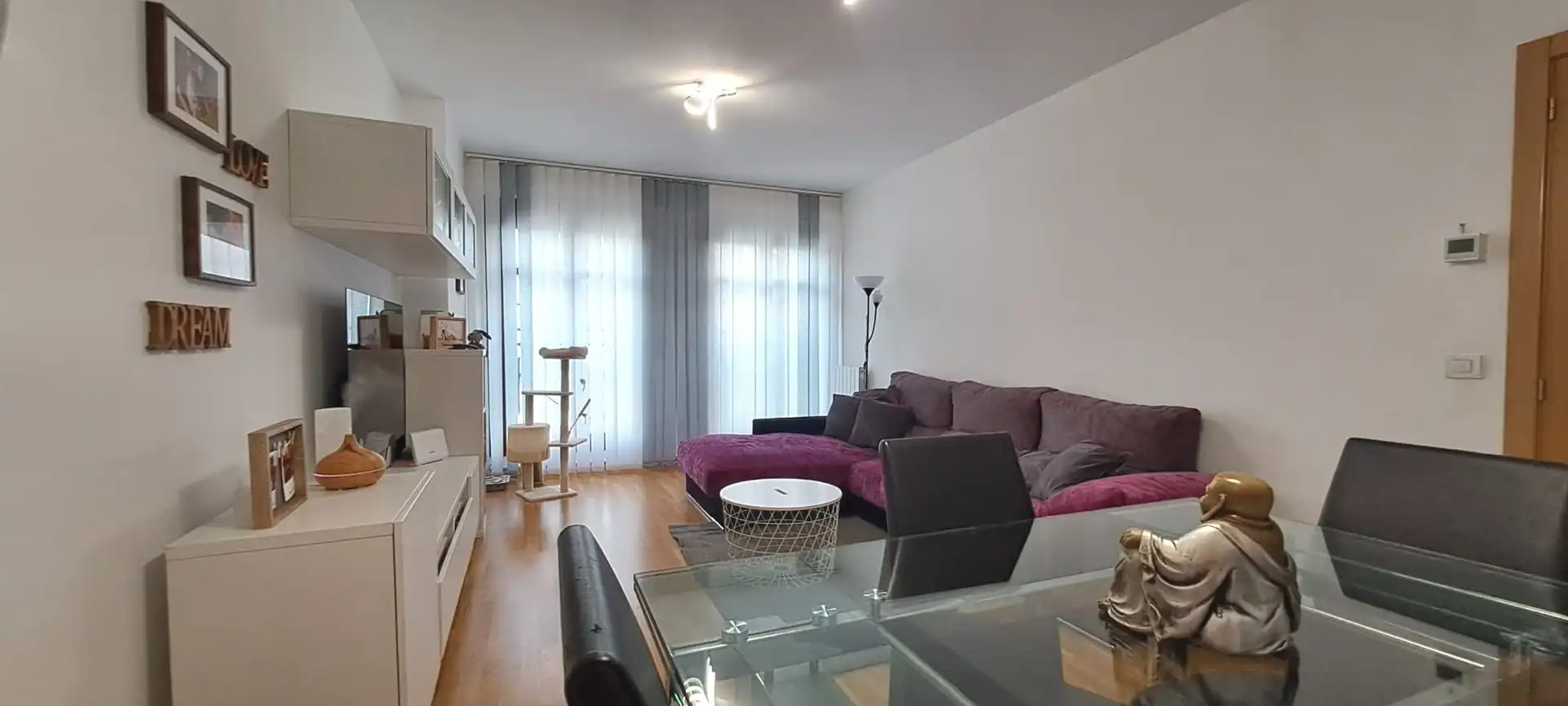 Sala de estar de Piso en venta en Vitoria - Gasteiz con Calefacción, Trastero y Amueblado
