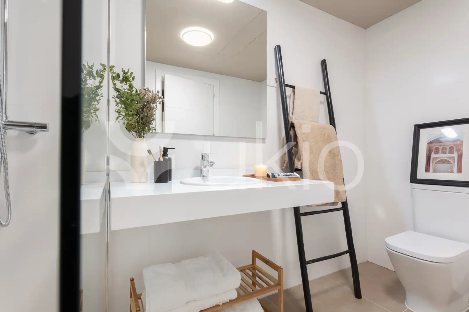 Bathroom of Apartments for rent in Madrid  with Air Conditioner, Heating and Terrace