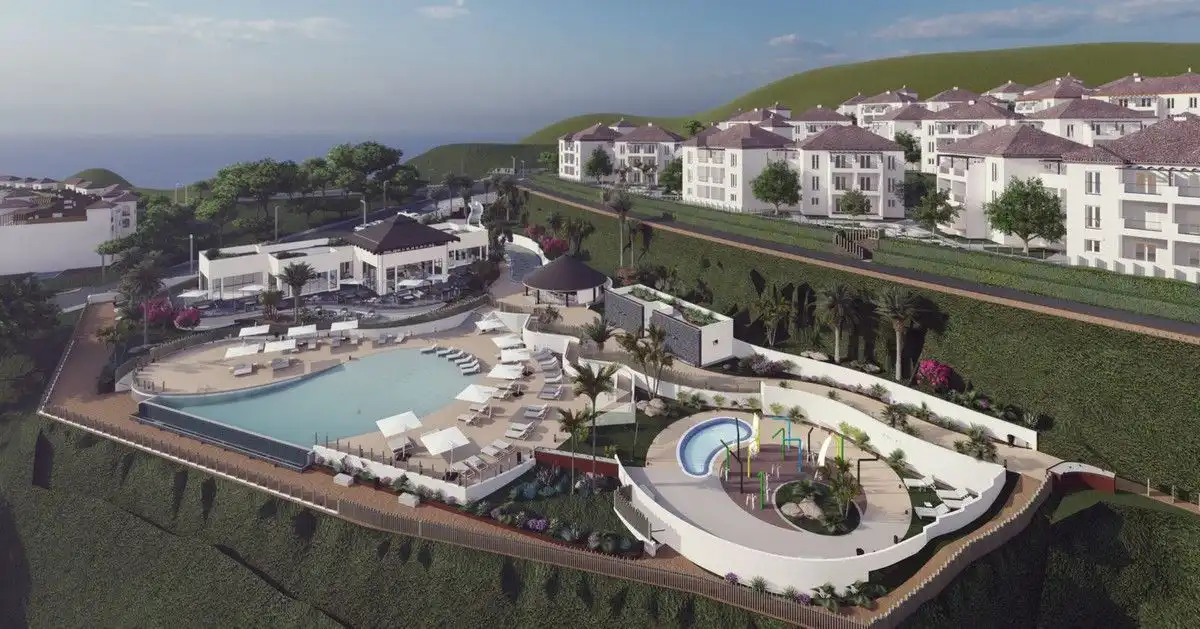 Piscina de Apartament de lloguer en Manilva amb Aire condicionat, Calefacció i Terrassa